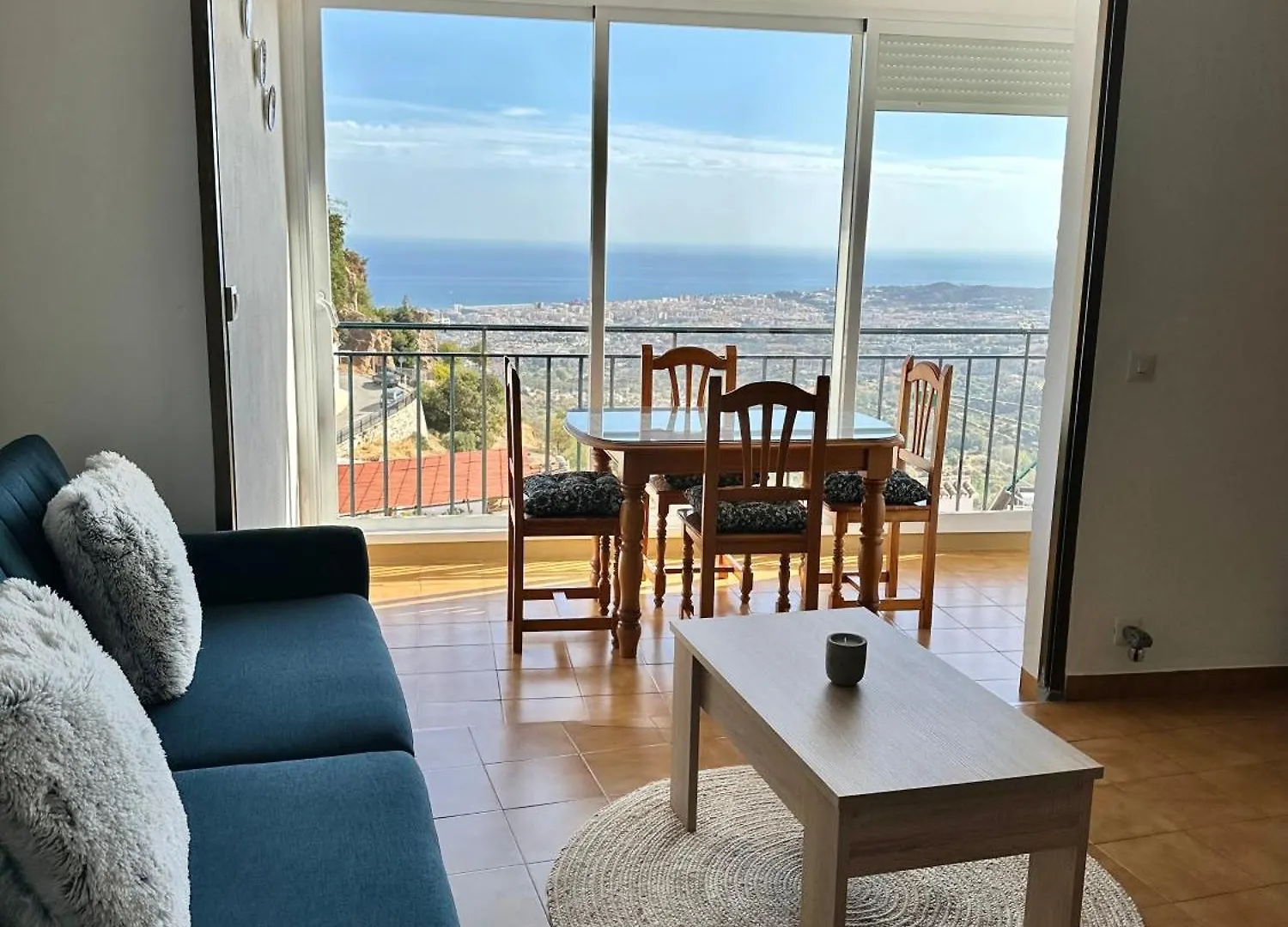 El Paraiso, Apartamento En Mijas Pueblo Con Bonitas Vistas A La Costa Y Con Piscina