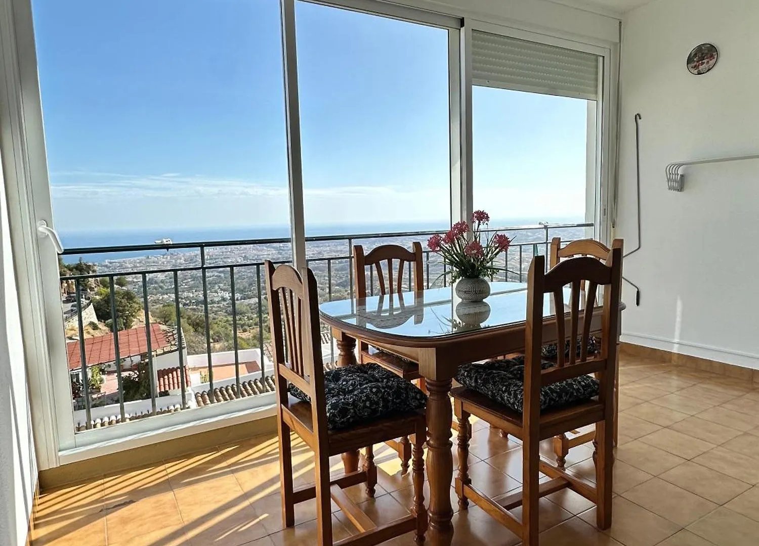 El Paraiso, Apartamento En Mijas Pueblo Con Bonitas Vistas A La Costa Y Con Piscina
